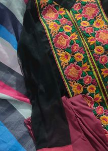 A Beutiful Dress With Leggings