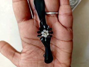 9 Hair Clips