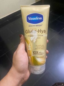 Vaseline Gluta Hya Lotion