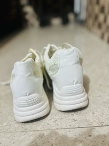White &#39;SUP&#39; Sneakers