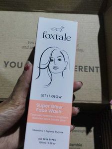 Foxtale Super Glow Face Wash