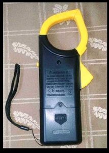 Digital Clamp Meter