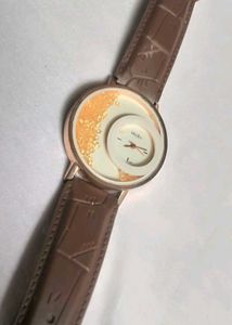 Elegant Women&#39;s Watch