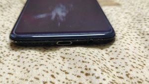 One Plus 6, 8gb Ram And 128gb Memory