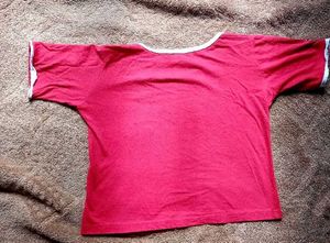 Crop Red Tee 🥳🥳
