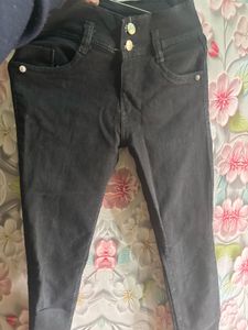 Stylish Black Skinny Jeans