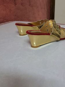 Embellished Toe Ring Sandals