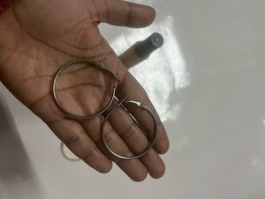 Bobbi Brown Mini Foundation With 3 Earrings