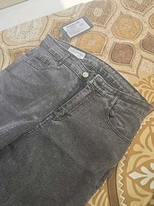 Trendy Grey Wash Jeans