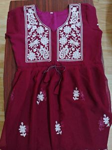 ✨ Elegant Top with Intricate Thread Work ✨