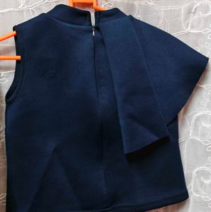 Navy blue pearl sleevless crop top