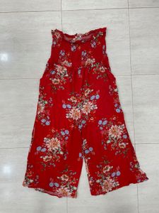 🌴Resort-Ready Red Floral Jumpsuit! ✨