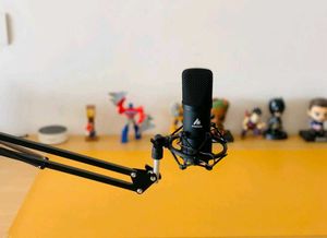 Podcasting microphone kit