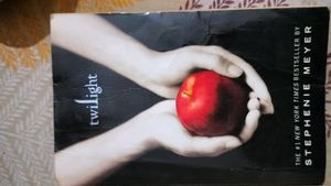 Twilight Saga 3 Books - Twilight , New Moon , Breaking Down