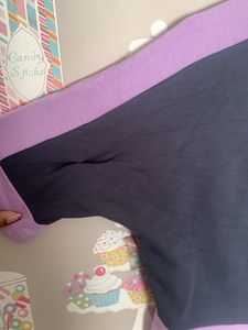 This Crop Top Is From Skechers And The Size Is S This Top Has Not Been Used Much And Is In A Very Good Condition