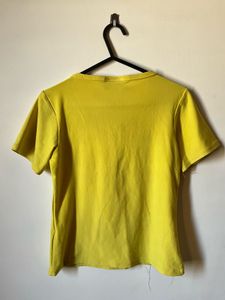 Chic Yellow Top from Paris 💛😍