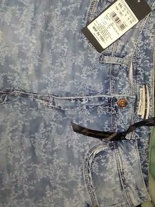 Denim Capri Mid Waist