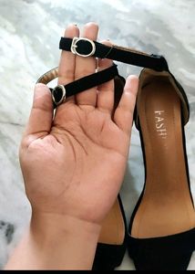 Offer🥳 On Black Heels With Rose Embroidery