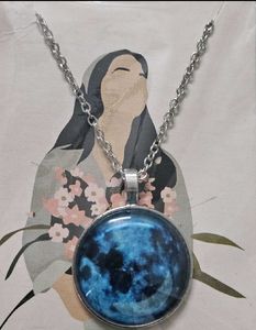 Moon Glow In The Dark Necklace 🎀🩷