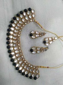 Black Kundan 3 Piece Jewellery Set