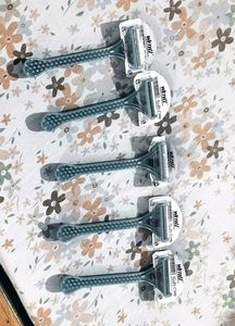 Ladies 🪒Razor For Any Time Any Were Use