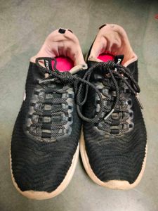 Comfortable Black Running Shoes