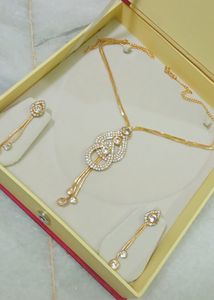 Golden Pendant Set