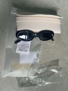 oval sunglass