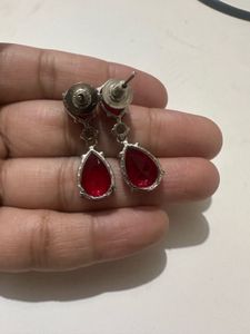 Good quality trendy red stone earrings