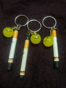 Combo Marlboro Ciggaratte Key Chain With Smily Bal