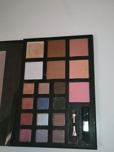 oriflame sweden festive special makeup palette