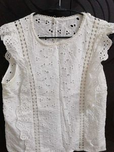 Chic White Sleeveless Eyelet Lace Top