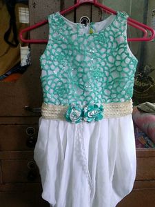 Girl&#39;s Party Dress