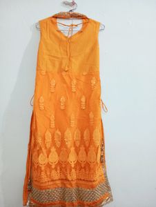 Nyra Cut Hewy Work Kurti 🎉
