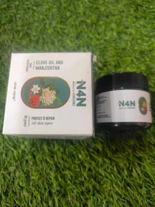 N4N Clove Oil & Manjistha Repair Cream