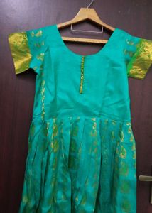 Elegant original PATTU Green &amp; Gold Maxi Dress