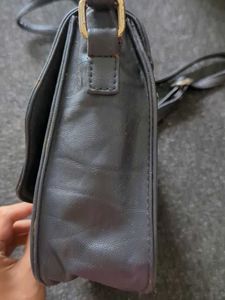Esbeda Sling Bag