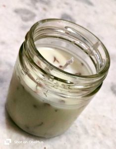 Rose petals candle