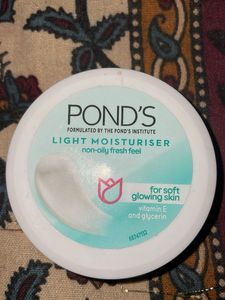 Pond's Light Moisturiser