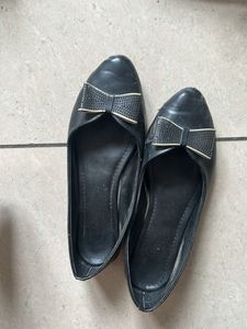 Black Bow Ballerinas