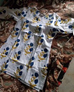 White Floral Embellished Kurti