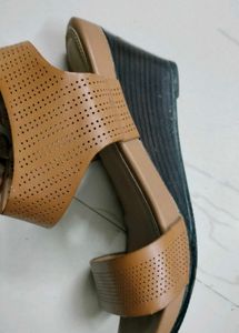 Bata Wedge With Box And Tag