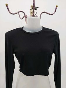 Black Long Sleeve Crop Top