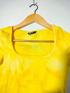 Light Yellow Tops (Women&#39;s)