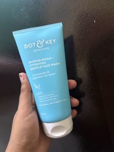 Dot & Key Barrier Repair Face Wash