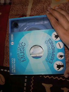 Pencil Box Set With Earphones Pack