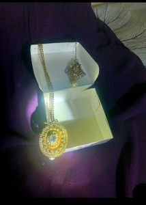 •Set of Neckpiece+ Mangtika &amp; ✨ Latkan Bangles•