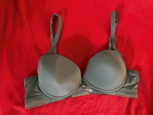 NEW Kenneth Cole T Shirt Bra
