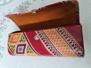 Spectacles or sunglasses case