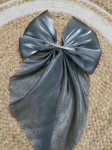 Elegant Silver Bow Hair Accessory